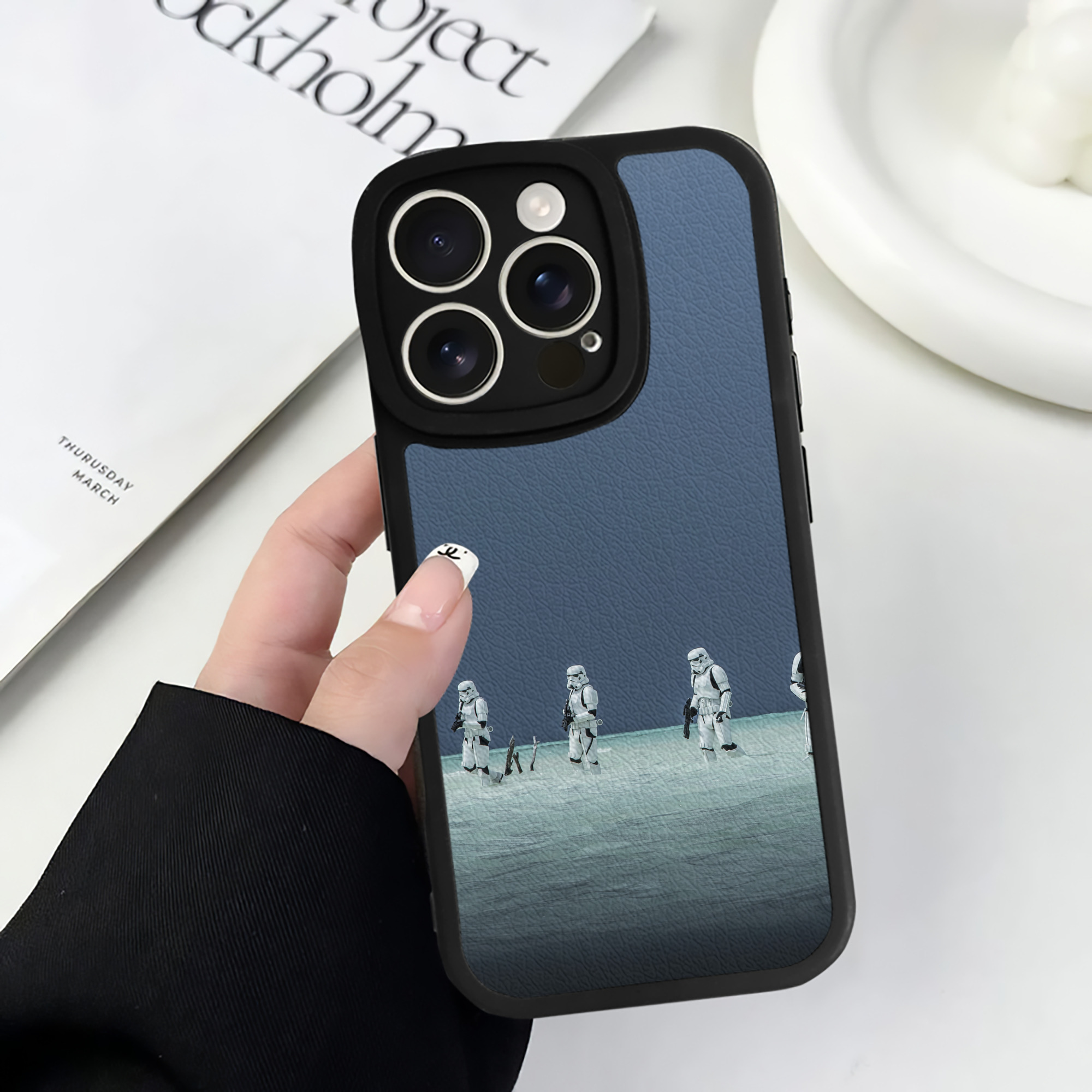（画像用） スター・ウォーズ Star Wars 【iPhone 16シリーズ対応】シリコンスマホケース（レザー調） 材質：シリコン